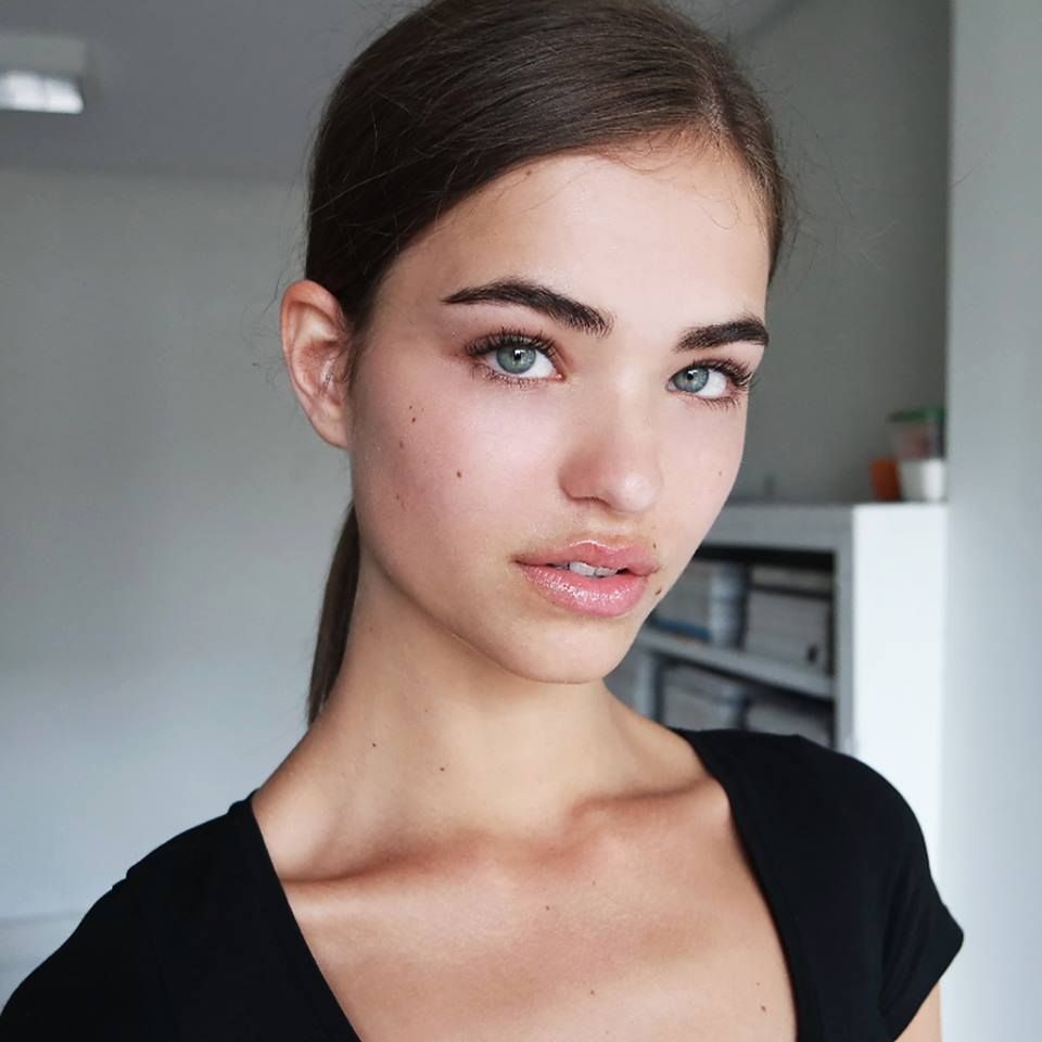 Robin Holzken Plastic Surgery and Body Measurements