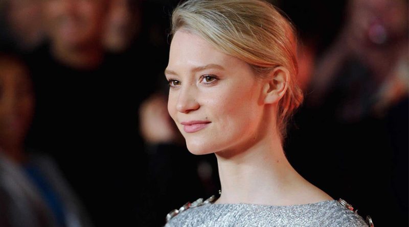 Mia Wasikowska Plastic Surgery