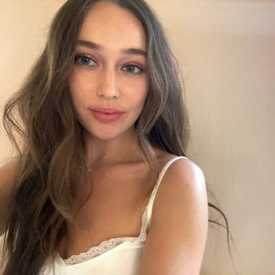 Alycia Debnam-Carey Plastic Surgery Face