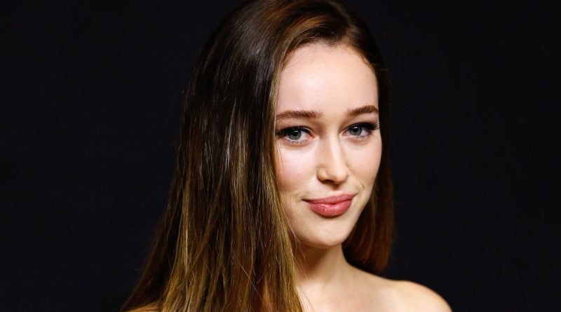 Alycia Debnam-Carey Plastic Surgery and Body Measurements