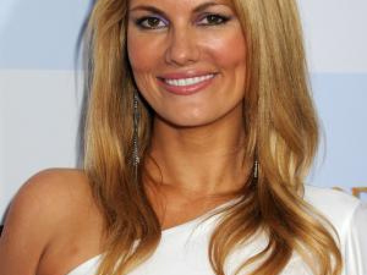 Courtney Hansen Plastic Surgery and Body Measurements