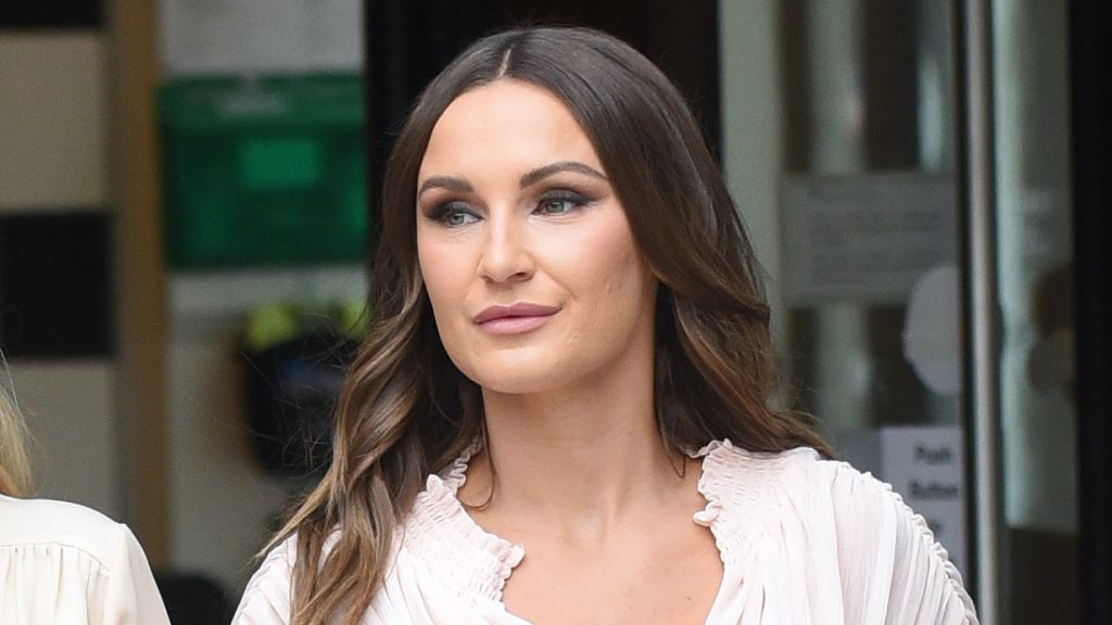 Sam Faiers Plastic Surgery Face