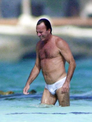 Julio Iglesias Plastic Surgery Body