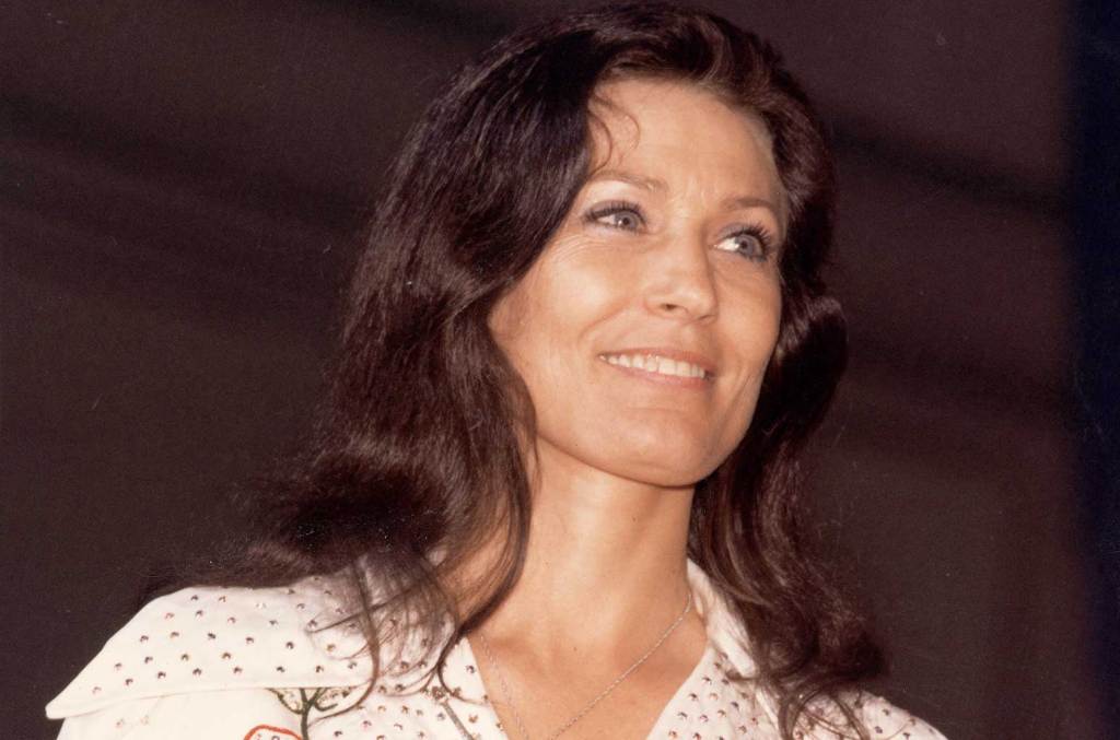 Loretta Lynn Plastic Surgery Face