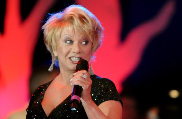 Elaine Paige Plastic Surgery and Body Measurements