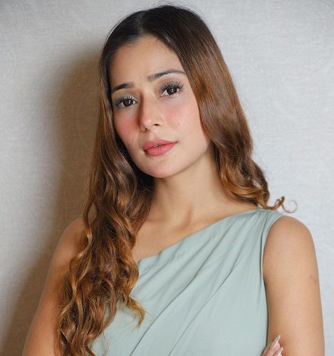 Sara Khan Cosmetic Surgery Face