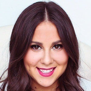 Claudia Oshry Plastic Surgery and Body Measurements