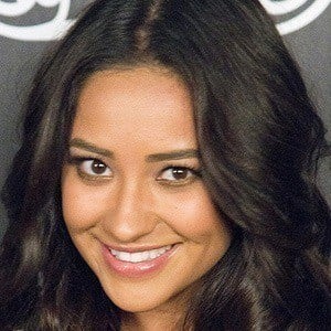 Shay Mitchell Cosmetic Surgery Face