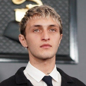 Anwar Hadid Plastic Surgery Face