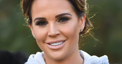 Danielle Lloyd Plastic Surgery and Body Measurements