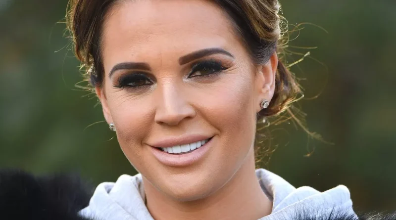 Danielle Lloyd Plastic Surgery and Body Measurements